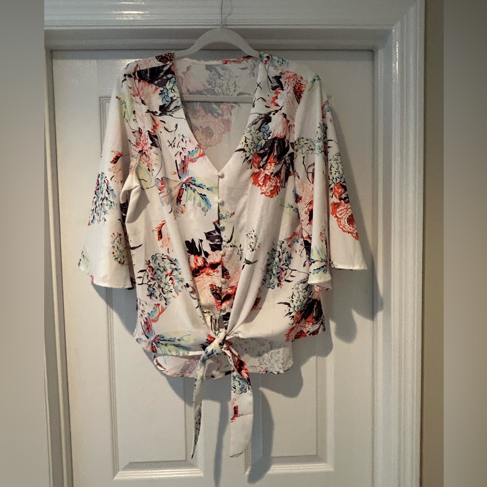 High/low Flutter Sleeve Blouse